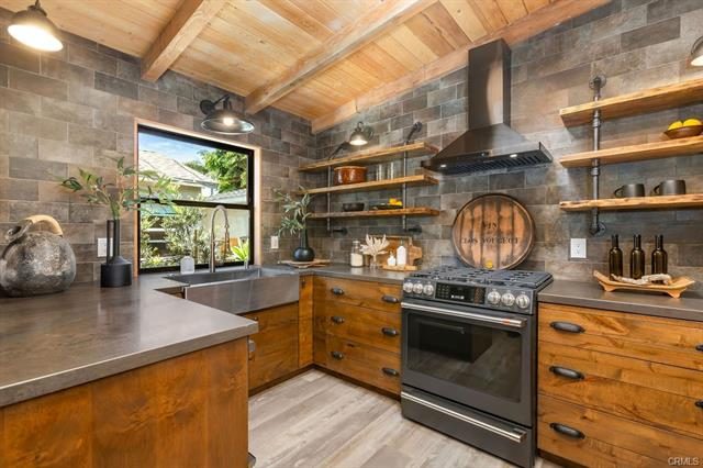 Recent Eastside Costa Mesa home sale on Walnut